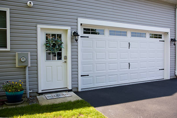 24/7 Emergency Garage Door Panel Replacement experts in Kerens, TX